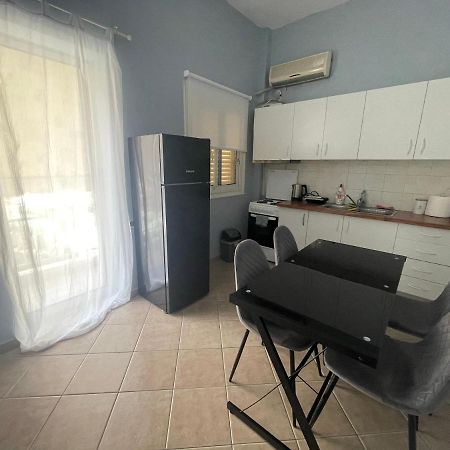 Nikea Apartment Near Piraeus Port And Metro St II Dış mekan fotoğraf